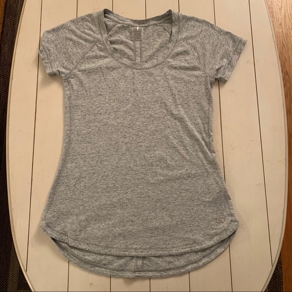 CALIA // Grey Top Medium - Picture 9 of 16